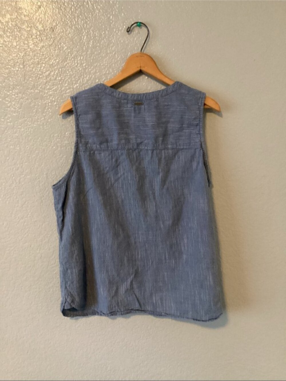 Front Women's Top - - Picture 2 of 2